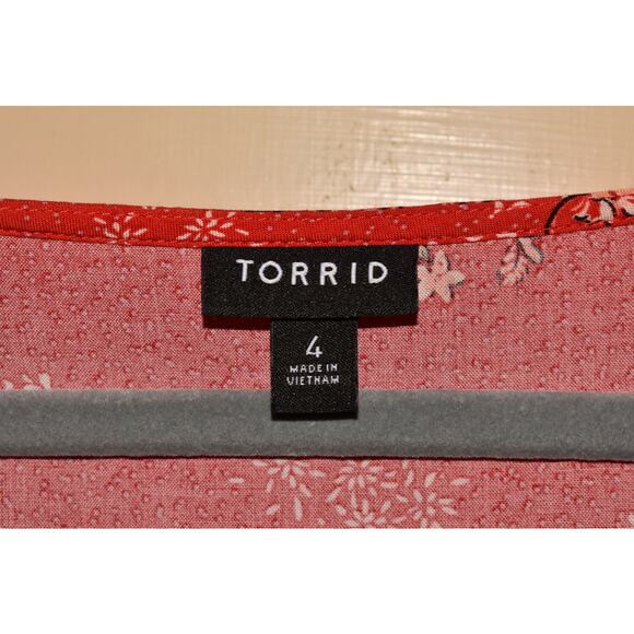 TORRID $56 Mini Challis V-Neck Elastic Waist Mini Dress Red Paisley 4 / US 4X - Picture 4 of 4